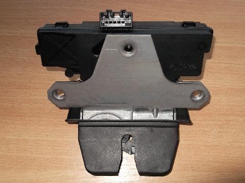 VOLVO V50 TAILGATE LOCK 2004-2012